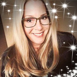 Meet your Posher, Dee